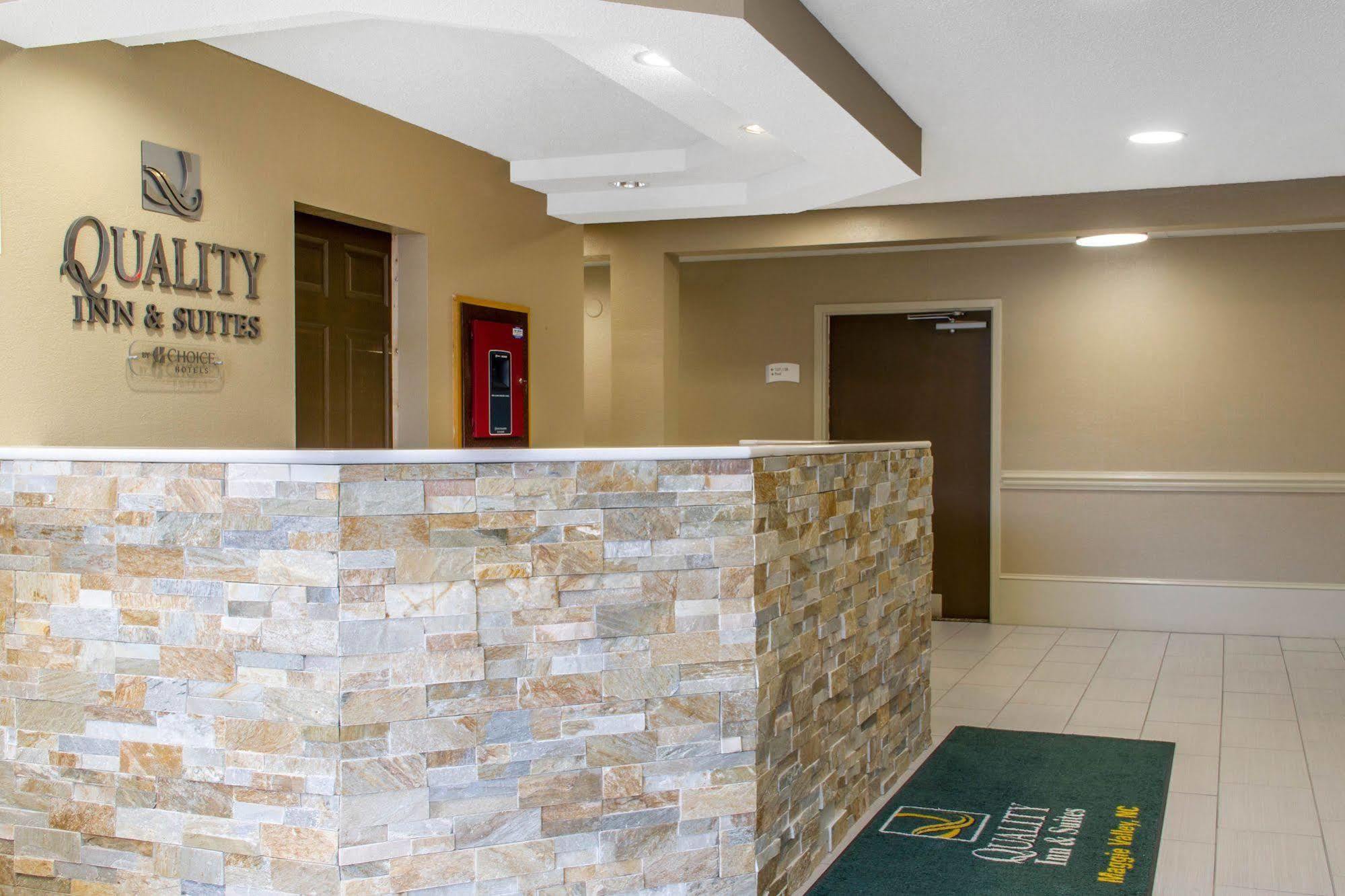 Quality Inn & Suites Maggie Valley - Cherokee Area Exterior foto
